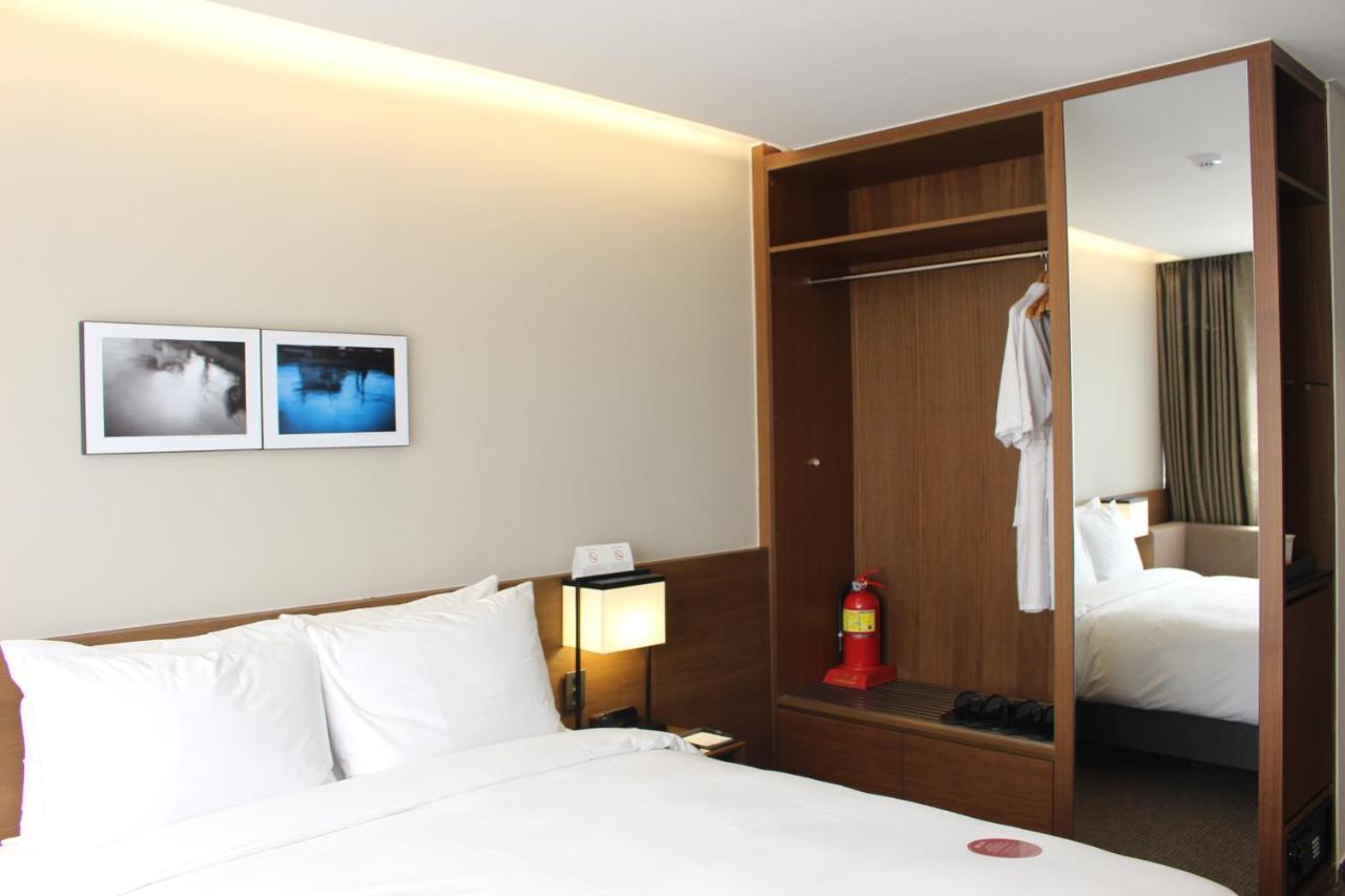 Ramada Encore By Wyndham Busan Haeundae Екстериор снимка